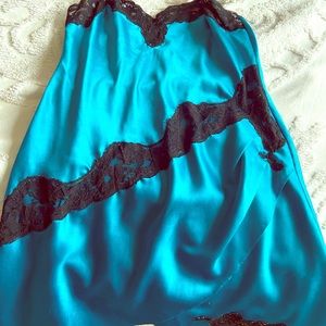 Vintage VS nightgown